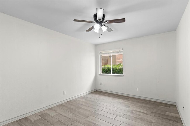 Building Photo - 2356 Vernell Way