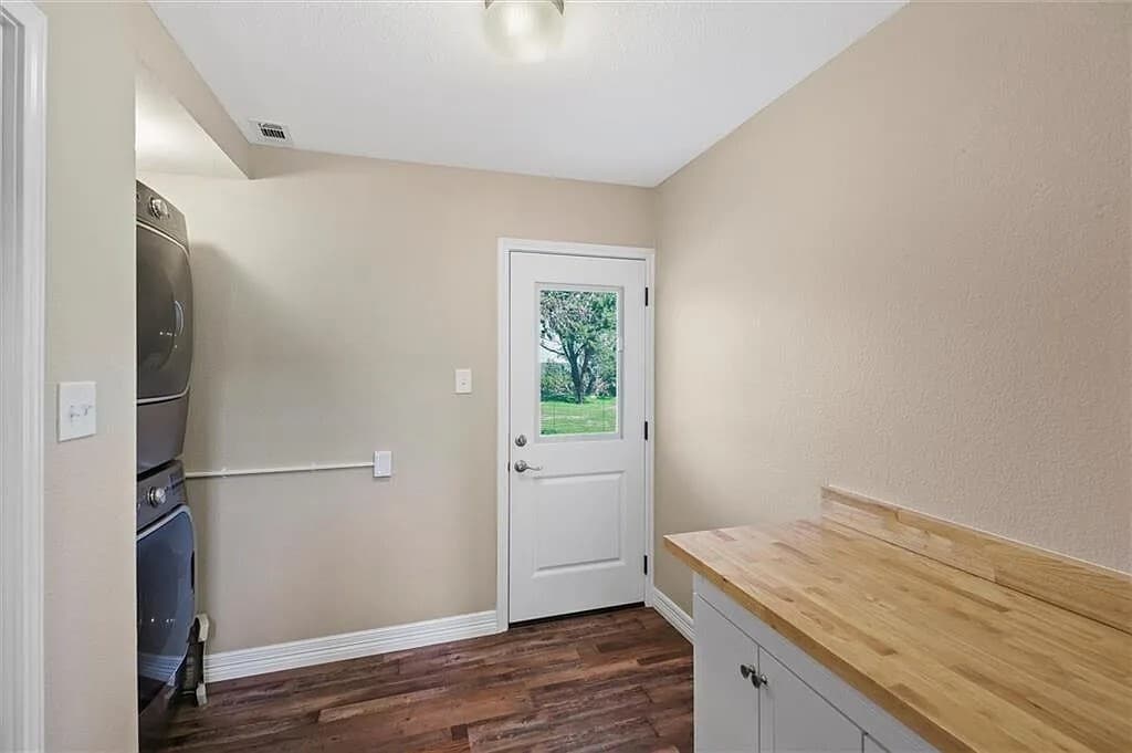 Laundry Room - 8508 Grandview Dr