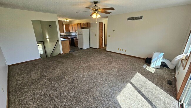 Building Photo - 1611 Spring Village Ln