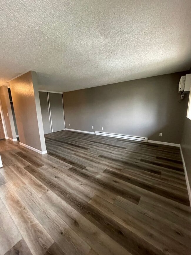 Building Photo - Studio Apartment