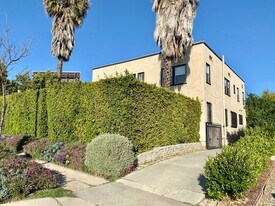 Building Photo - 1916 S Longwood Ave