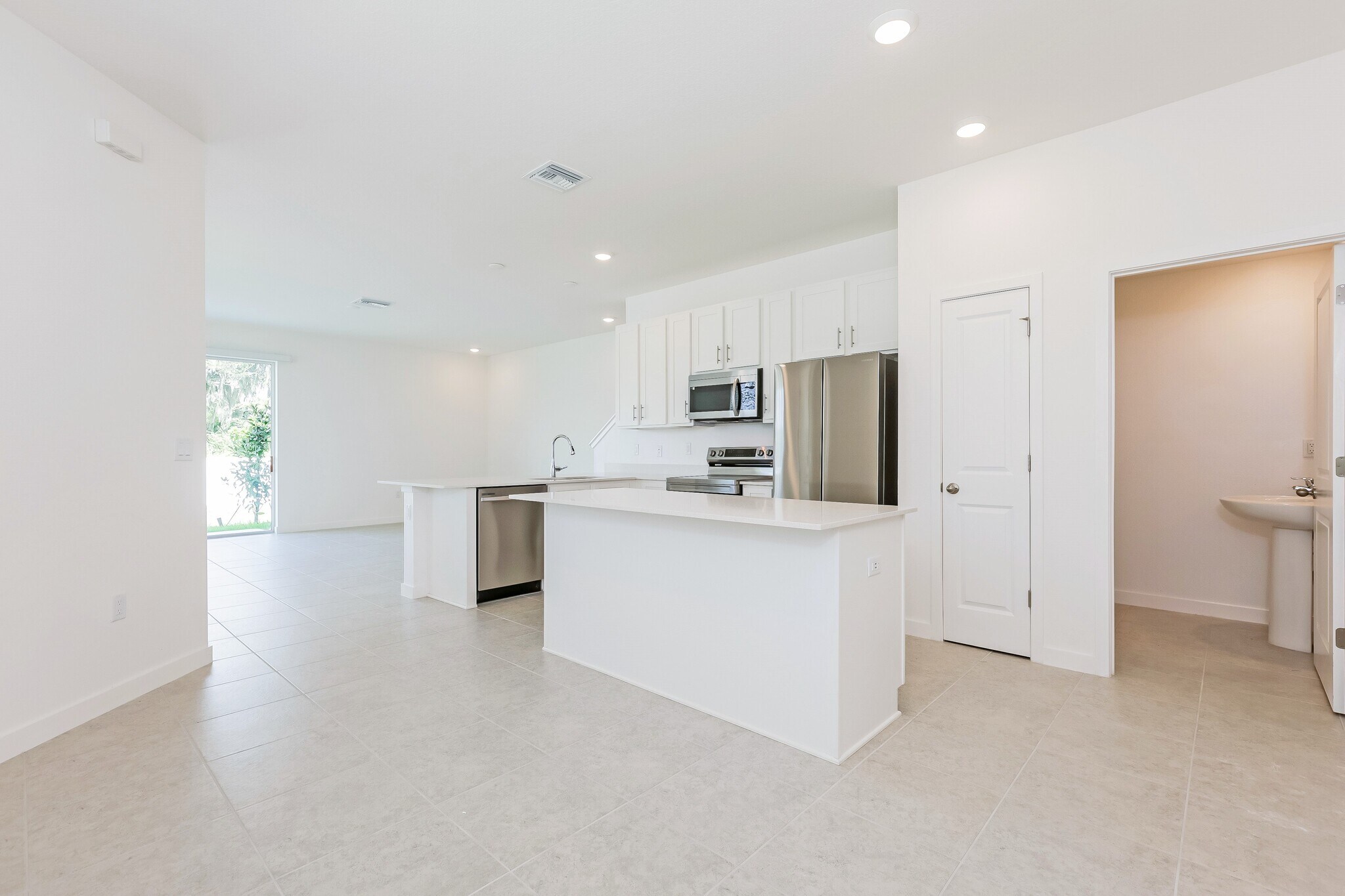 Building Photo - 1445 Tristar Dr