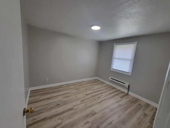Building Photo - 152 Maywood Avenue