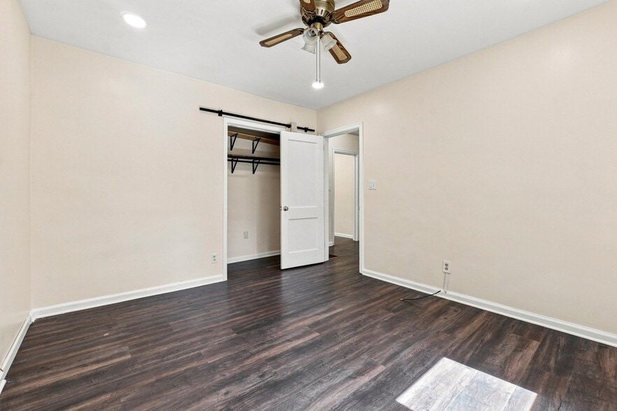 Building Photo - 2875 Orion Dr