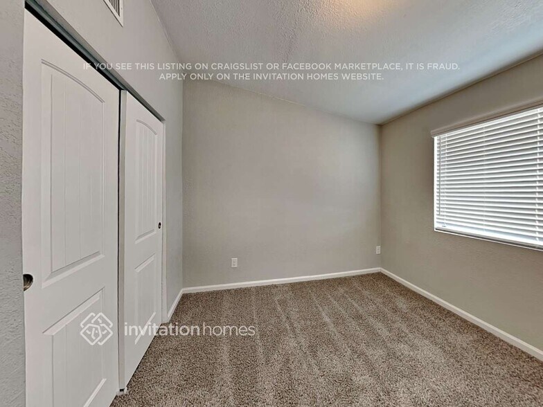 Building Photo - 2812 N 69th Pl