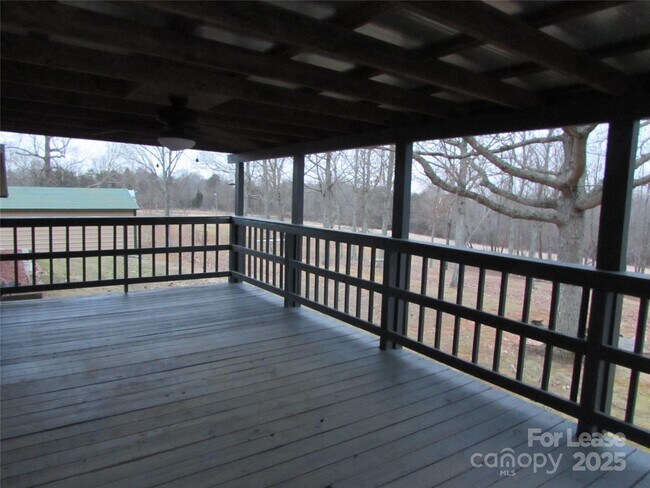 Building Photo - 261 Wing Dr