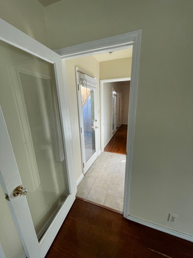 Building Photo - 2360 N Windsor Ave