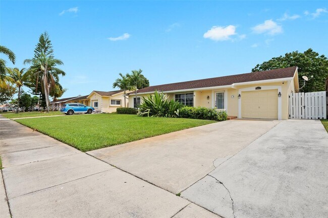 Building Photo - 20001 NW 62nd Ct