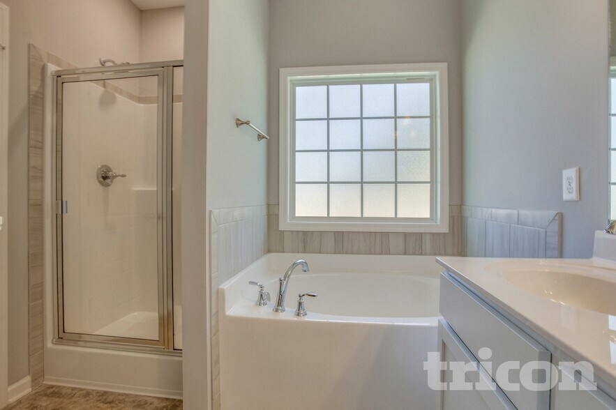 Building Photo - 718 W Coker Way