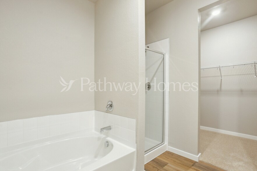 Building Photo - 963 Cascade Falls St