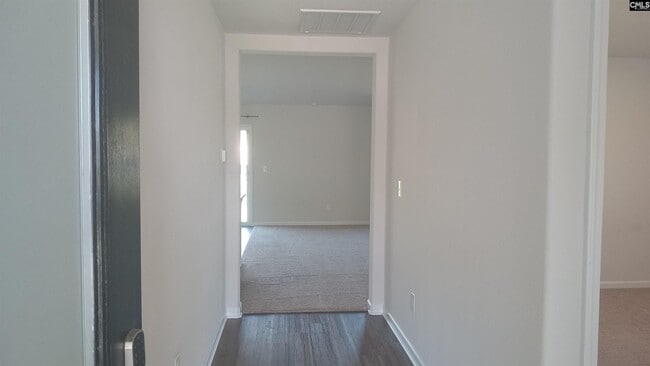 Building Photo - 425 Misty Knl Dr