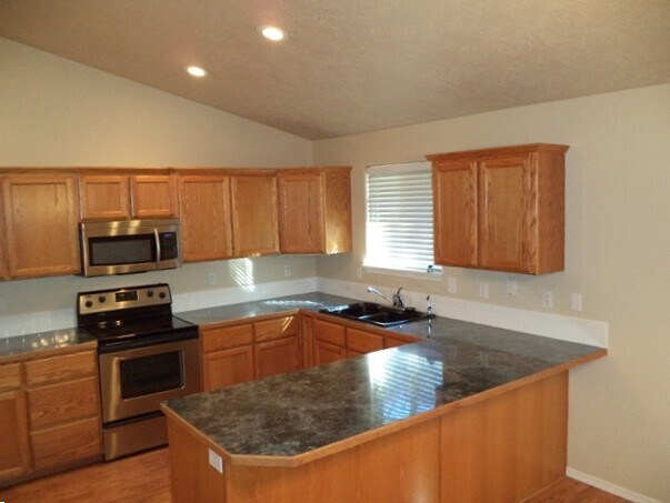 Building Photo - 2344 N Ayrshire Pl