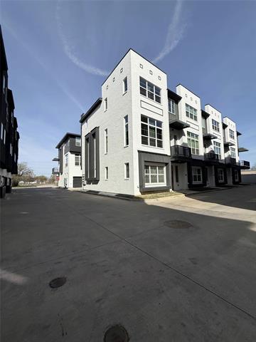 Building Photo - 13325 Bee St