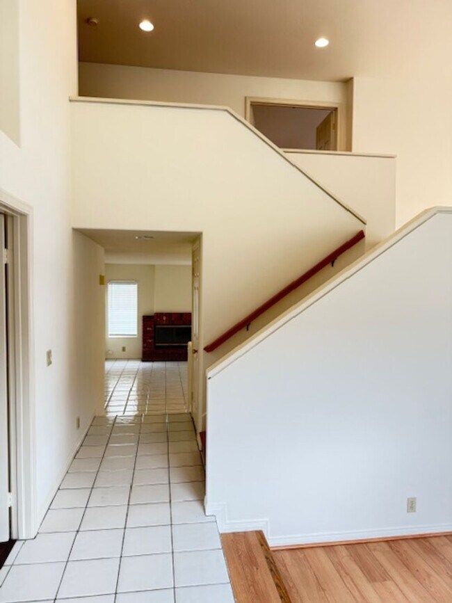 Building Photo - ****1/2 month off rent*****Spacious Home i...