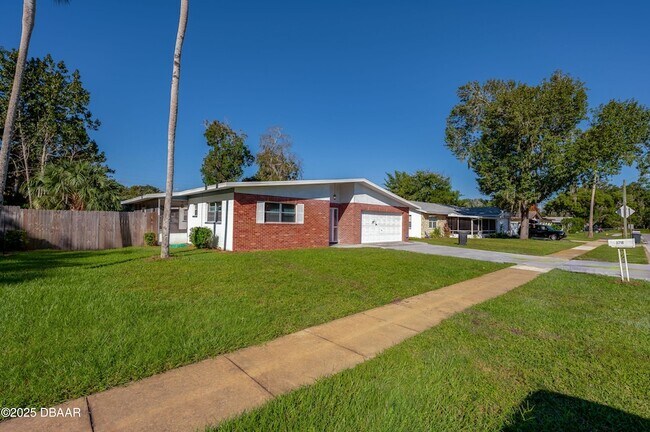 Building Photo - 3718 Paige St
