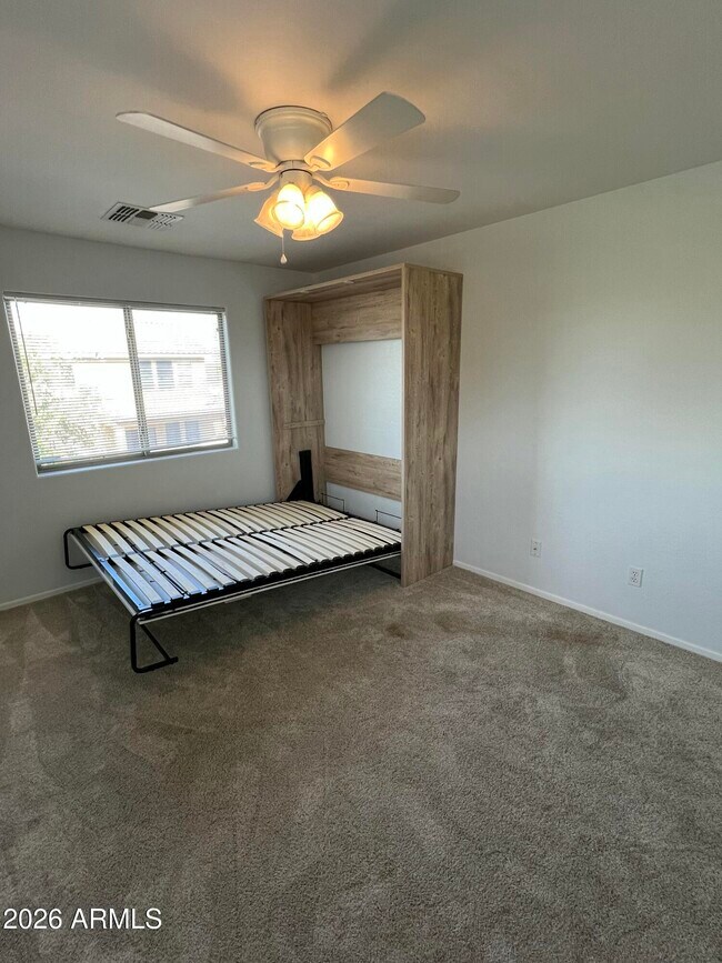 Building Photo - 2552 W St Catherine Ave