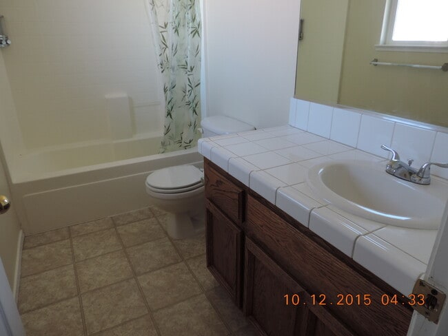 Building Photo - 3 Bedroom, 2 bath home for rent, $1800 per month with a $1900 Sec Dep