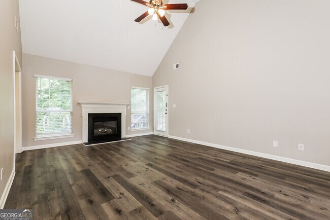 Building Photo - 240 Cannon Dr