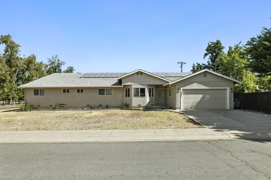 Primary Photo - 2051 56th Ave