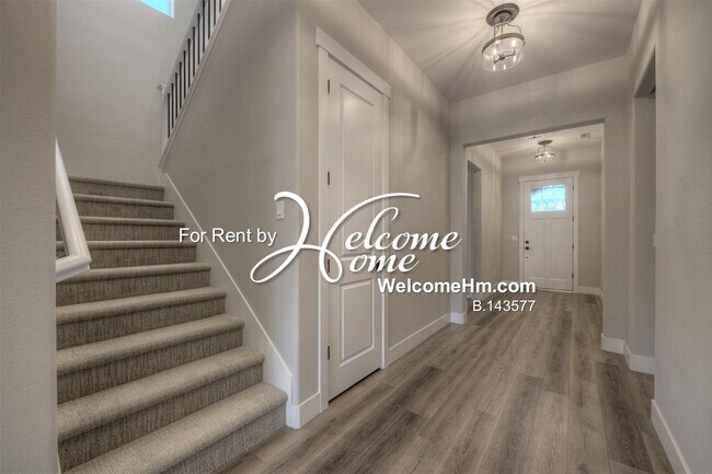 Building Photo - 262 Commodore Dr