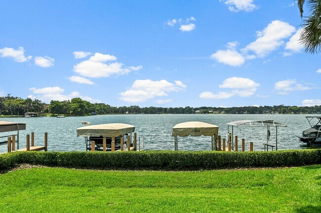 Building Photo - Winter Park lakefront just steps from Park Avenue