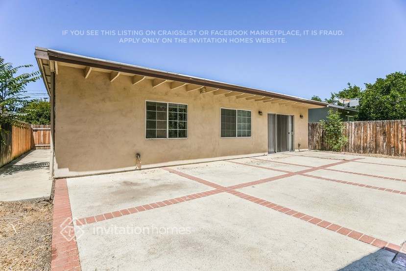 Building Photo - 7318 Zelzah Ave