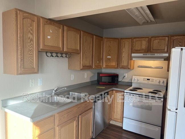 Building Photo - 1640 Winchester Dr