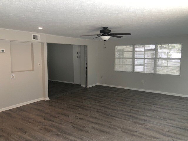 Building Photo - 2401 53rd Ave W