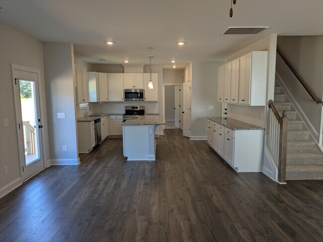 Building Photo - 1384 Ouray Dr