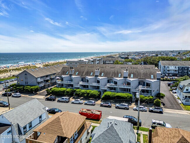 Building Photo - 621 Ocean Ave N