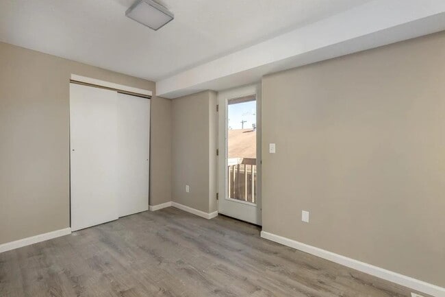 Building Photo - 91 W 9th Ave