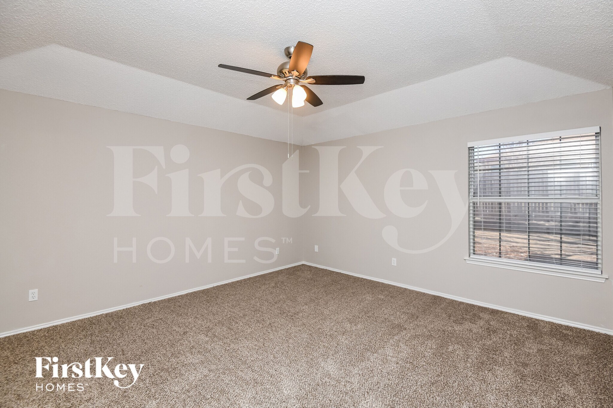 Building Photo - 609 Hollyberry Dr