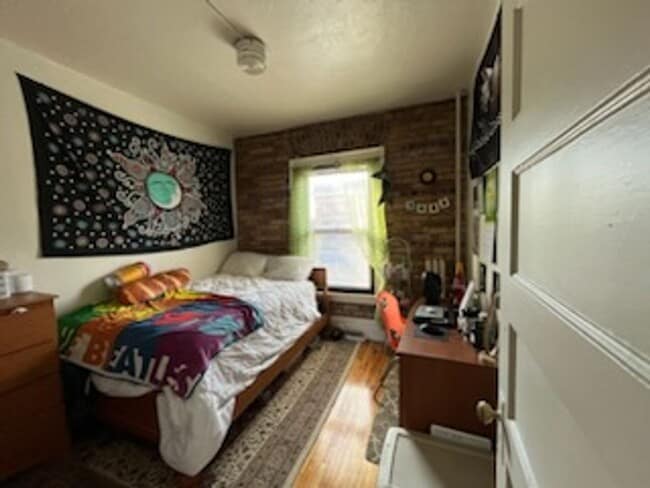 Building Photo - Downtown  2 bedroom Condo across from  St. Thomas close to MCTC, UMN, MCAD . New hardwood floors