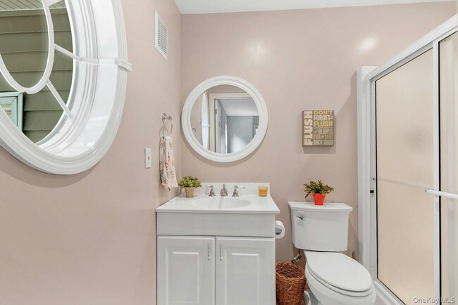 Building Photo - 405 The Short Ln