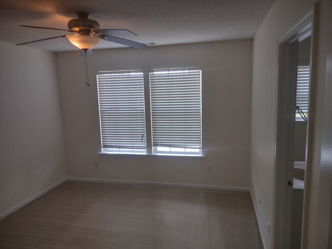 Building Photo - ****MOVE IN SPECIAL****Two Story, Five Bed...