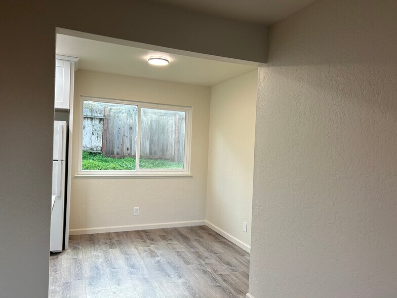 Building Photo - 833 Taylor St