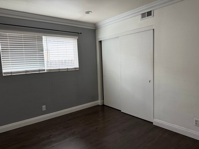 Building Photo - 2008 E Stearns Ave