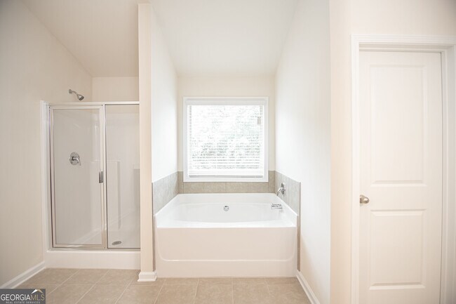 Building Photo - 5863 Krim Dr