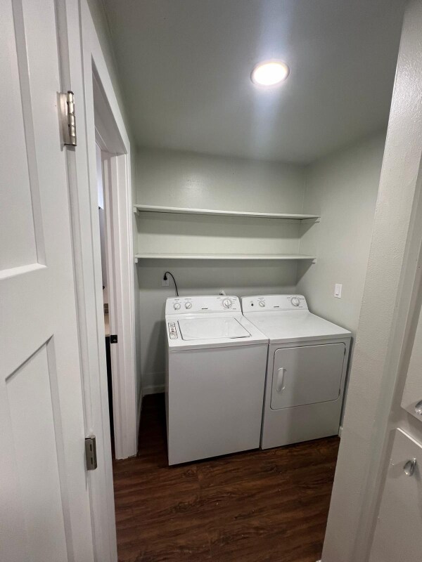 Building Photo - 2415-2417 E 20th St