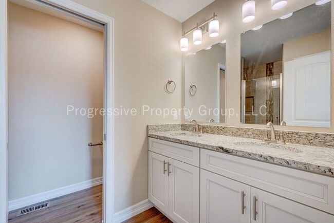 Building Photo - Live in Style! 3-Bed Northgate Villa w/ Views – 50% Off First Month!