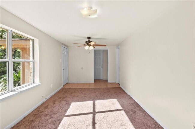 Building Photo - 400 Mississippi St