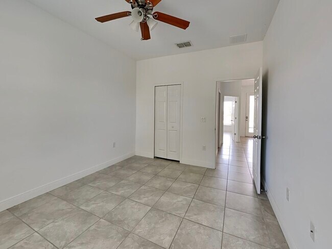 Building Photo - 356 Elderberry Ct