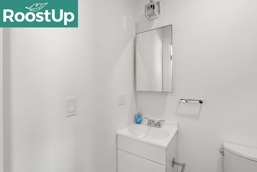 Building Photo - RoostUp Furnished Private Bedroom with Pri...