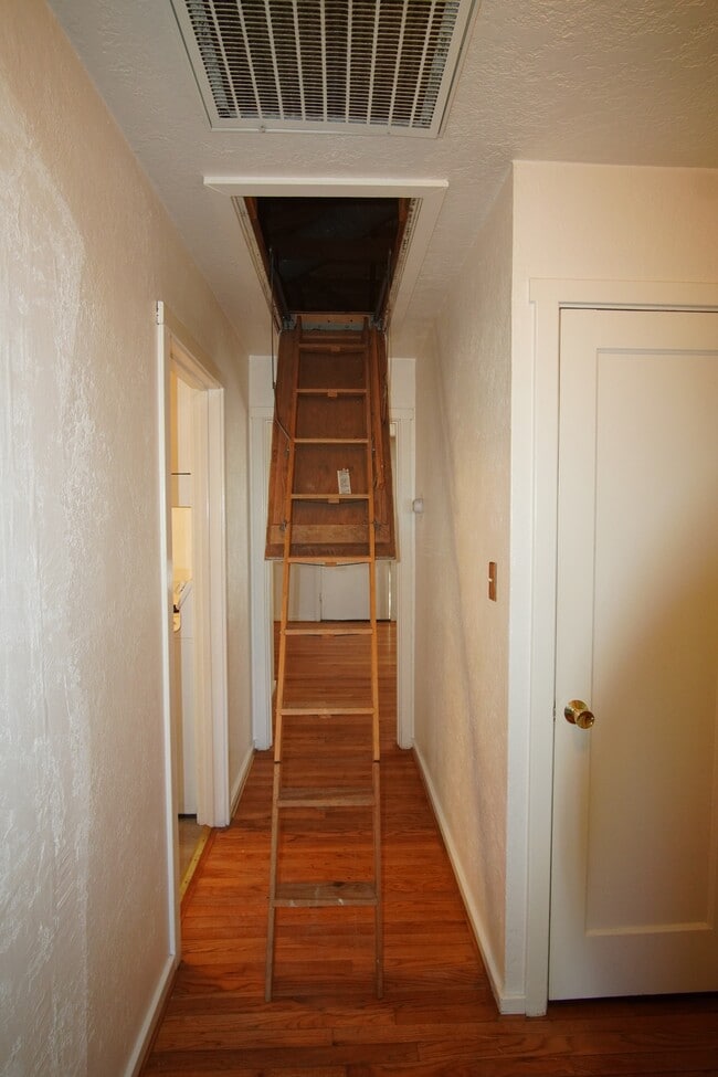 Building Photo - 2739 Kroy Way