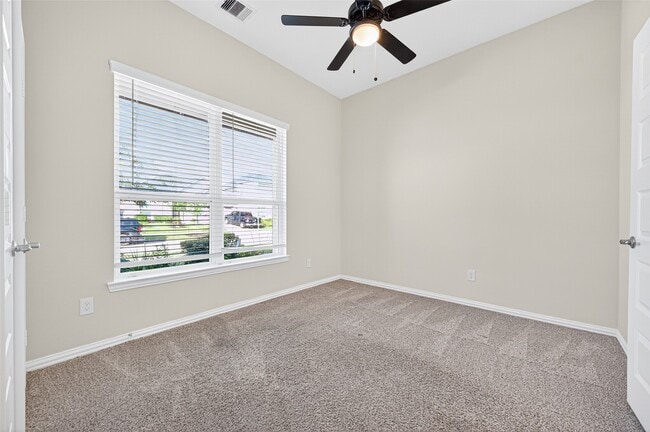 Building Photo - 40519 Goldeneye Pl