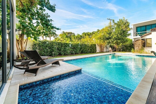 Building Photo - 351 E Boca Raton Rd