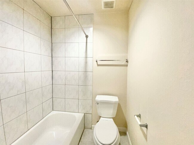 Building Photo - 8001 Rothington Rd