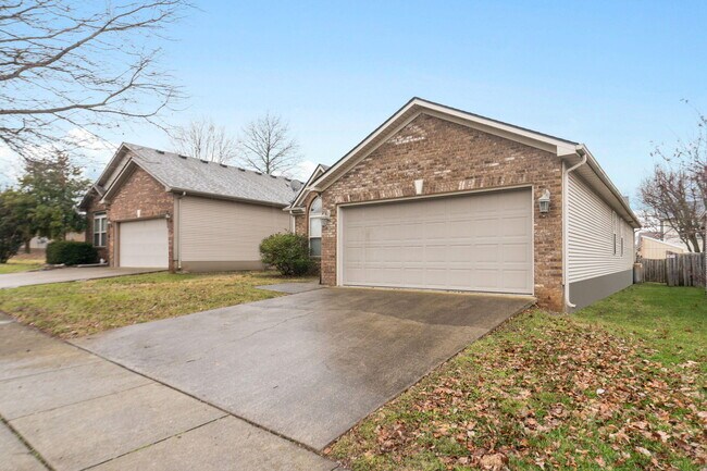 Building Photo - 305 Spring Valley Ln