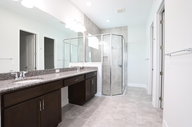 Building Photo - 15192 Wildwood Cir