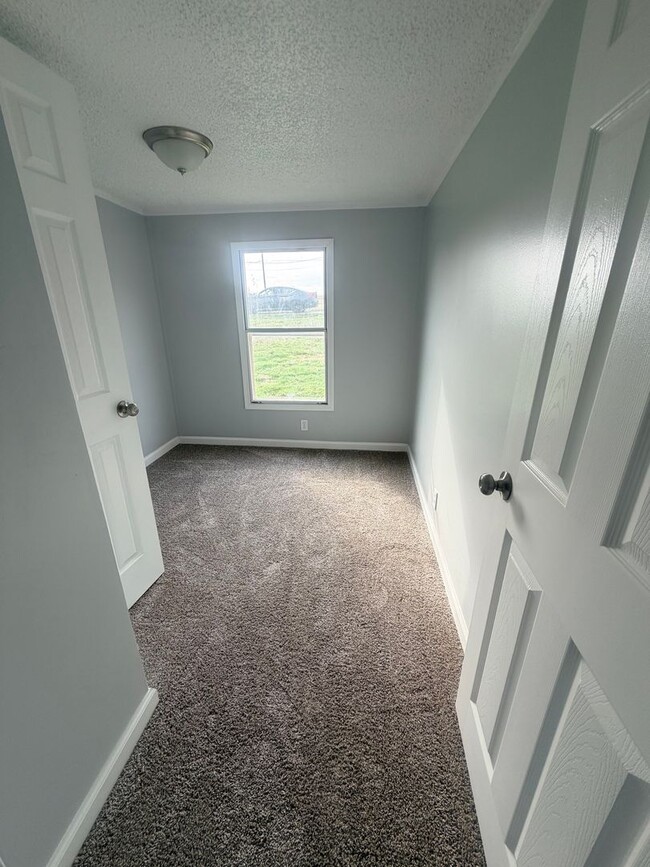 Building Photo - 125 Lindell Way
